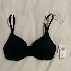 NWT Gilly Hicks T-Shirt Bra, 30C